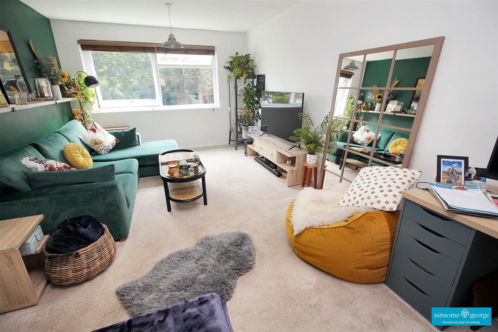 1 bed property in Western Elms Avenue, Reading